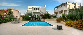 Douliana Villas - Piscina