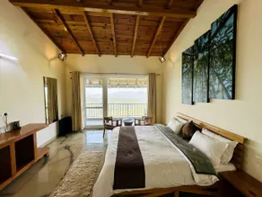 Shree Parijat Resort - Luxury Resort in Mukteshwar - Room