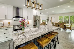 Modern-style Home w/ Patio, Near Greers Ferry Lake - Innenbereich