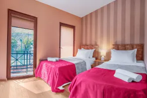 Dzvel Ubanshi - Room