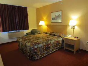 Americas Best Value Inn & Suites Spring Valley - Zimmer