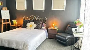 Coastal Tones - Designer Beach house - Pets Welcome - Huge Yard - Walk to Beach - Rum