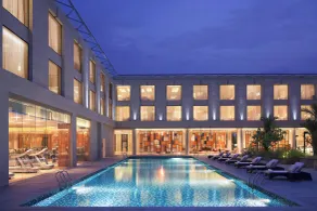 Courtyard by Marriott Kochi Airport - Pool