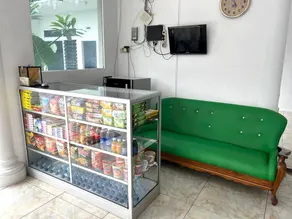 OYO LIFE 92844 Penginapan Cibodas - Recepción