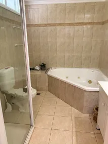 Warburton Motel - Bathroom