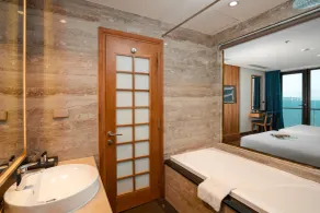 Sala Danang Beach Hotel - Bathroom