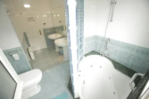 Gijon Surf Hostel - Bathroom