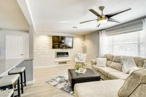 Patio & Fenced Yard: Newly Renovated Hurst Home! - Intérieur