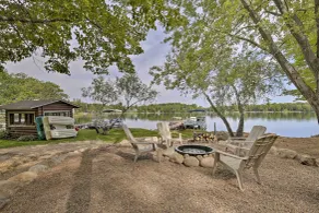 Lakefront New Auburn Apt w/ Sauna & Sun Porch - Interiør