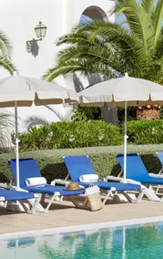 Flipflop Surfing Playa - Pool