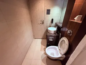 HOTEL VARISHTTA - Kopar Khairane - Quality and Comfort - Bathroom