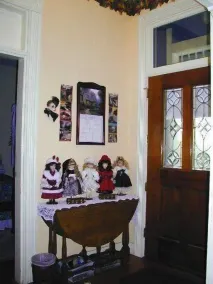 Robin's Nest Inn - Interior entrance