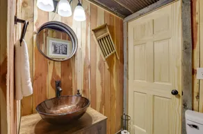 Rustic Caledonia Cabin Near State Parks & Boating! - Badrum