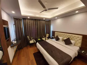 The Blues Hotel Forest View Near Mall Road Mussorrie - Chambre