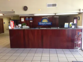 Days Inn by Wyndham Santa Fe New Mexico - Reception