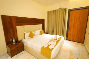 Hotel KNG Grand - Chambre