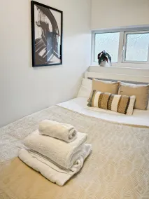 Family Holiday Home With Hot Tub Sauna Sleeps 8 - Rum