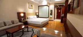 Golden Tulip Kukas Jaipur - Chambre