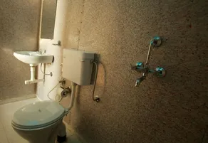 Sea Front Beach Huts - Bathroom