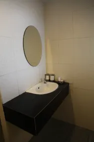Naiyang Seaview Place Resort - Bathroom