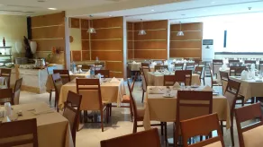 Al Jazira Club Hotel - Restaurant