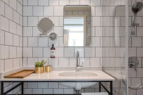 The Saul - Bathroom