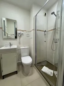 Hôtel L'Amiral - Badezimmer