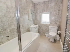 Longforth Farm Cottage - Bathroom