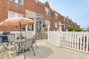 6 Mi to Stadiums! Walkable Philly Gem w/ Patio - Interiør
