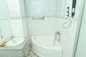 Thanh Nhàn 1 Hotel Cà Mau - by BAYLUXURY - Salle de bain