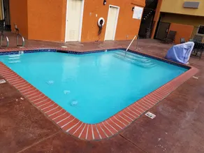 Super 8 by Wyndham Cypress Buena Park Area - Piscine