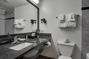 Grand Z Hotel Casino by Red Lion Hotels - Salle de bain