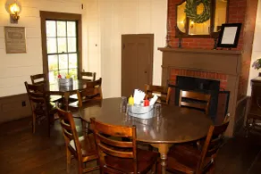 Wolf Creek Inn & Tavern - Restaurant