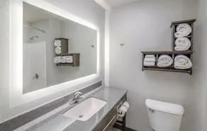 My Place Hotel-Redding, CA - Salle de bain