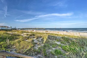 Walk to Surfside Beach: Studio w/ Covered Balcony - Interiør