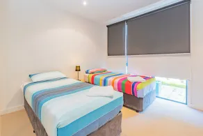 Stylish 3 Bedroom Townhouse - Free Parking - Quarto