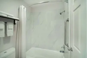 Motel 6 Houston, TX - I-10 West - Bathroom
