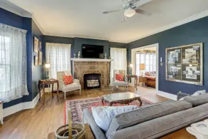 Historic Home Overlooking Central Riverside Park! - Interiør