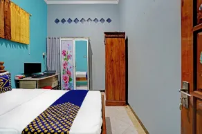 Hotel O Desa Wisata Alam Gosari (wagos) - Habitación
