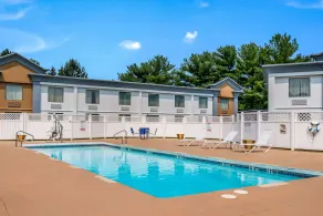 Econo Lodge Inn & Suites Chambersburg Central - Piscine