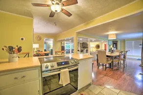 'Pelican Bay Retreat' on Lake Barkley w/ Kayaks! - Interior