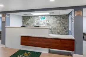 Quality Inn & Suites Ruther Glen - Lobby
