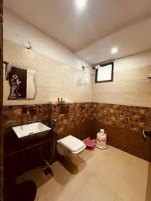 HOTEL LOTUS INN - Bathroom