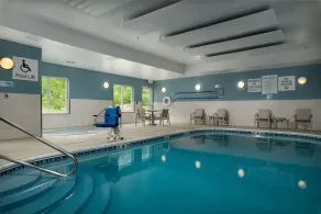Holiday Inn Express Independence - Kansas City by IHG - Piscine