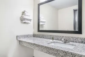 Super 8 by Wyndham Rice Lake - Salle de bain