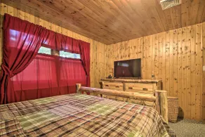 Pet Friendly Raystown Lakefront Cabin with BBQ Grill - Interiör