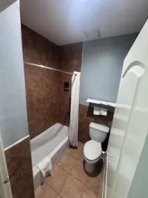 Palace Inn - Baytown I-10 - Badrum
