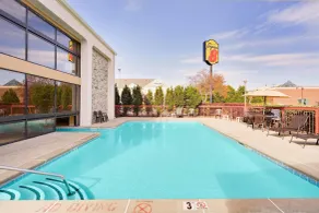 Super 8 by Wyndham Hermitage Nashville - Piscina