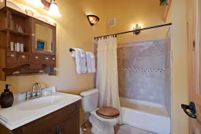 Henrys Reel Retreat by KABINO Private Beach Dock on Henrys Lake Garage Yellowstone - Salle de bain