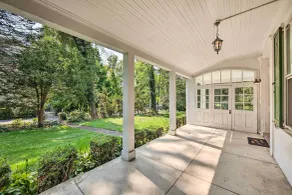 3-Acre Property: Charming Dutch Country Colonial - Innvendig